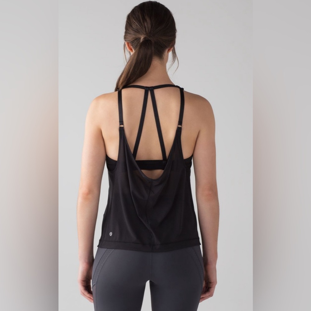 ⭐️ Host Pick ⭐️ Lululemon Revitalize Tank